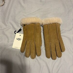 Brand new UGG Women's Tan Shearling Gloves